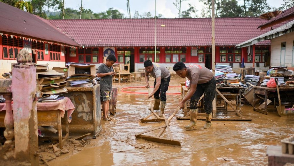 Pahlawan Sejati! Taruna Akpol Berani Selamatkan Anak Hanyut 1 Pahlawan Sejati! Taruna Akpol Berani Selamatkan Anak Hanyut