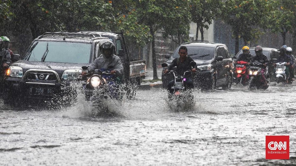 Lebaran Kelabu: Jaktim Diterjang Banjir Parah! 1 Lebaran Kelabu: Jaktim Diterjang Banjir Parah!