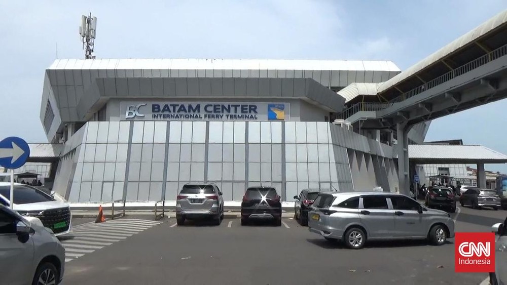 Oknum Imigrasi Batam Dipecat Usai Peras Wisatawan Asing! 1 Oknum Imigrasi Batam Dipecat Usai Peras Wisatawan Asing!
