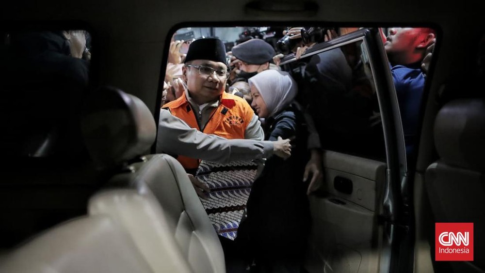 Status Eks Menag Yaqut Berubah: Tahanan Rumah Sementara! 1 Status Eks Menag Yaqut Berubah: Tahanan Rumah Sementara!