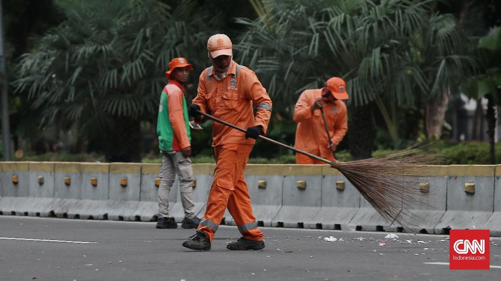 Ngeri! Petugas PPSU Meregang Nyawa Saat Menyapu di Jaksel