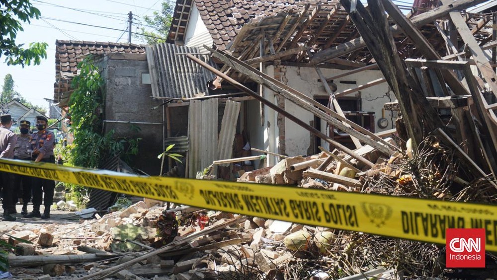 Geger! Balon Udara Petasan Ledakkan Rumah di Tulungagung