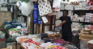 Plastik Makin Mahal! Pedagang Tercekik, Pemerintah Siapkan Jurus Jitu?