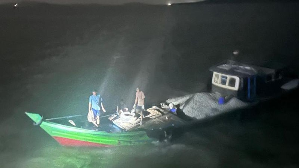 Pencuri Granit di Riau Kena Batunya! KRI Alamang Beraksi