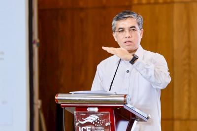 Menaker Punya Solusi Jitu Cegah Pengangguran Lulusan Baru!