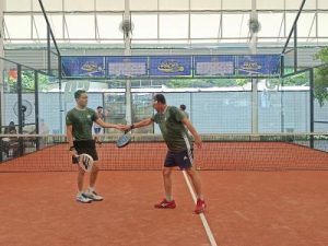 Padel Pasar Modal: Adu Smash, Jalin Relasi Bisnis Miliaran!