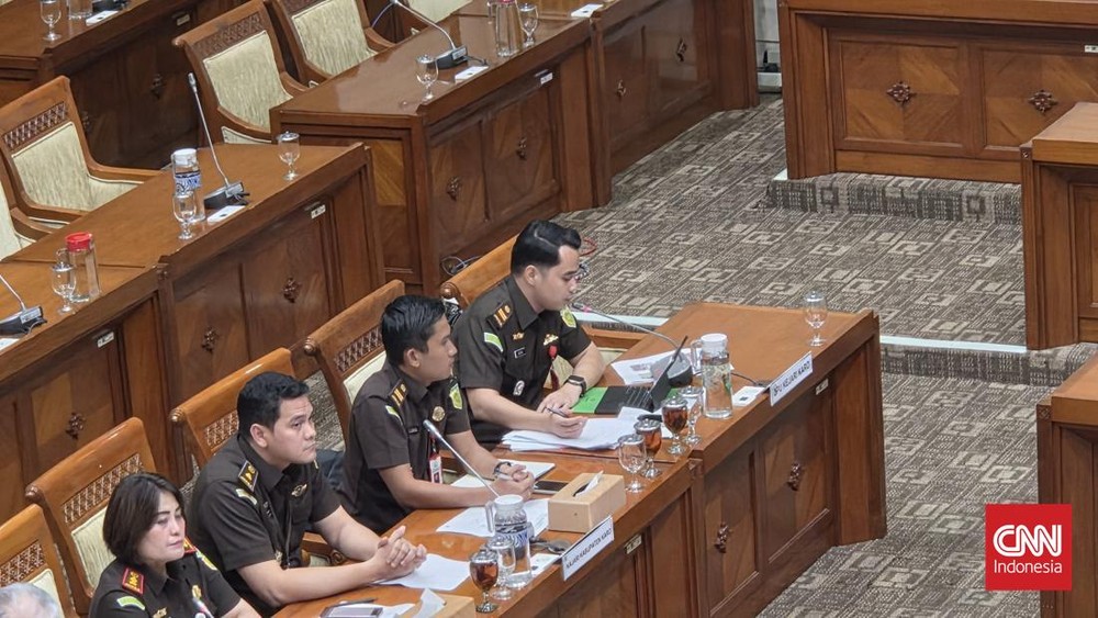 Drama Intimidasi Jaksa di DPR: Bronis Cokelat Jadi Saksi? 1 Drama Intimidasi Jaksa di DPR: Bronis Cokelat Jadi Saksi?