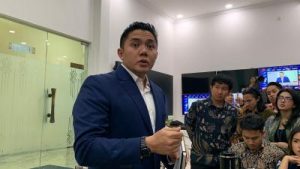 Seskab Teddy Bongkar Fakta: RI Aman, Narasi Chaos Bohong!