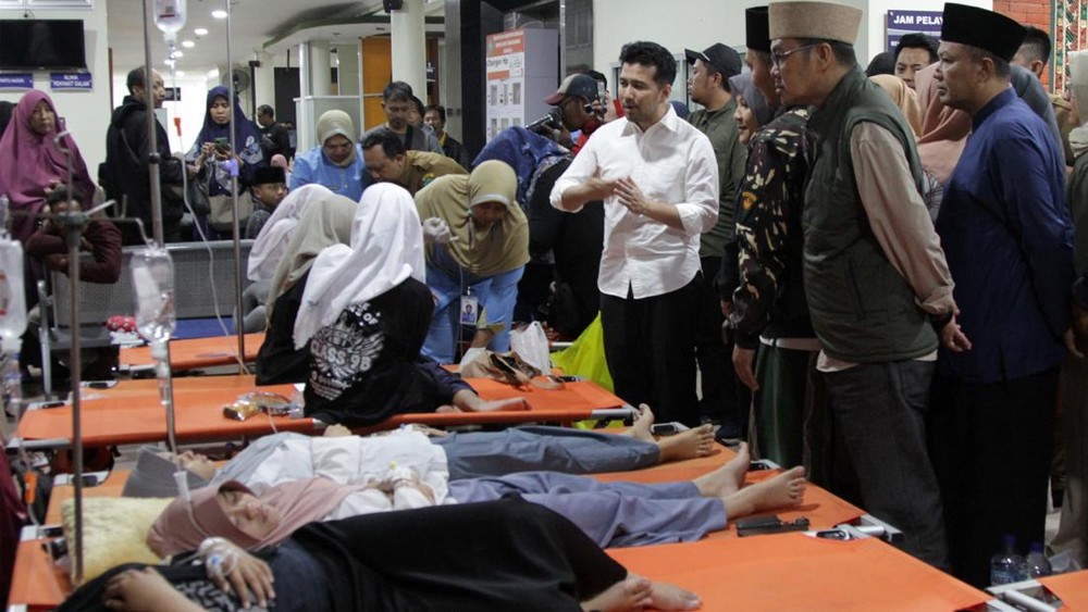 Geger Sidoarjo: 500 Santri Keracunan, Kepala SPPG Diusulkan Dipecat! 1 Geger Sidoarjo: 500 Santri Keracunan, Kepala SPPG Diusulkan Dipecat!
